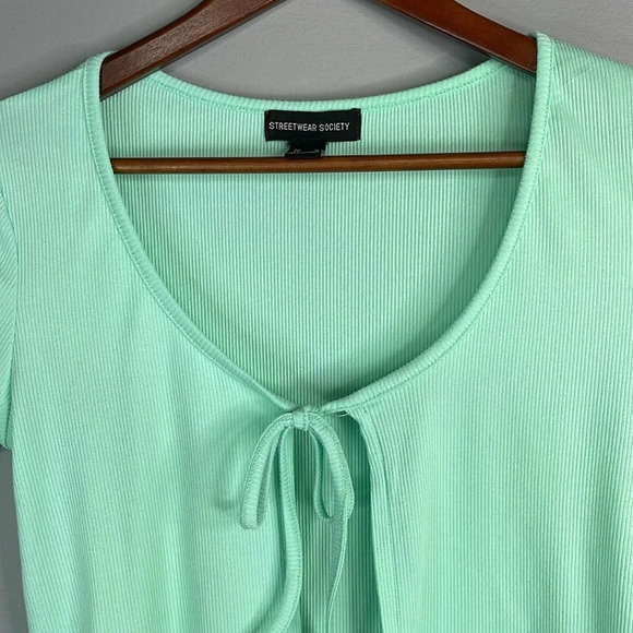 5/$25 STREETWEAR SOCIETY Mint Green Rib Crop Top Lettuce Hem Tied Front Size M - Picture 3 of 9